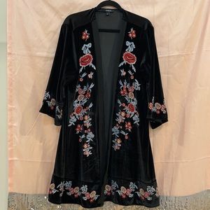 Embroidered velvet kimono